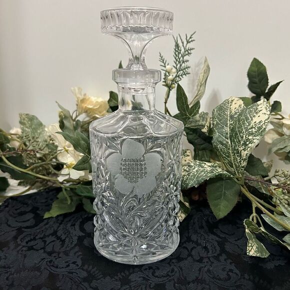 Vintage Crystal Glass Liquor Decanter With Lid 9 1/4” Clear Flower Pattern - Picture 3 of 11